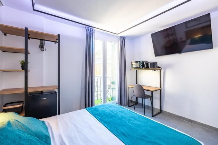 White Coast Suites