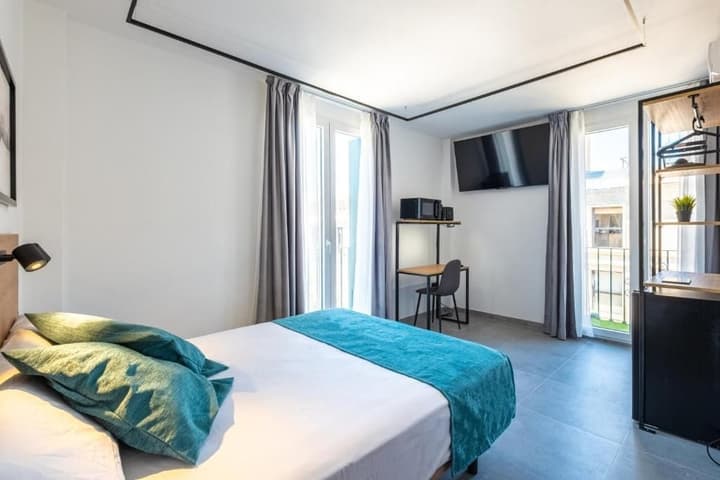 White Coast Suites