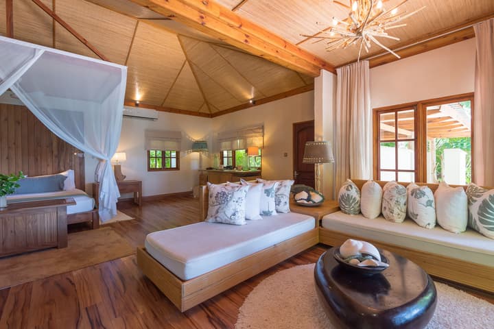 Denis Private Island