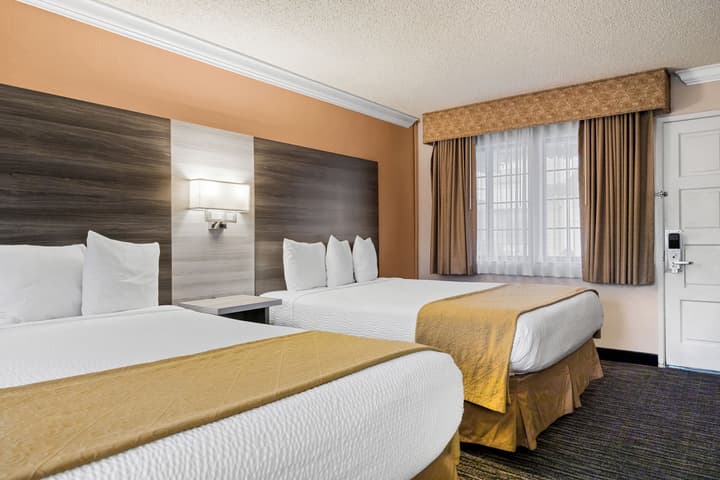 Arbor Inn Monterey