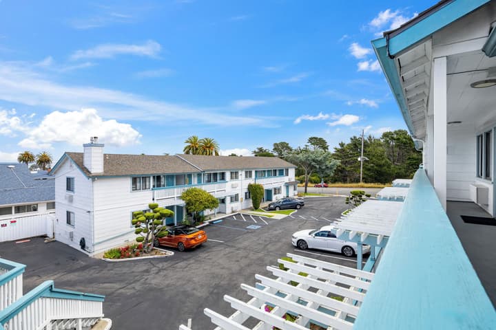 Arbor Inn Monterey
