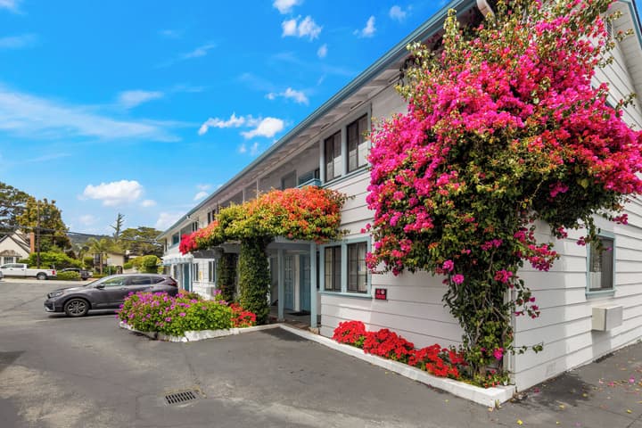 Arbor Inn Monterey
