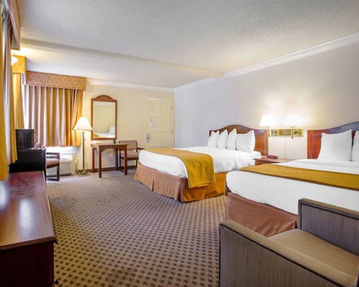 Arbor Inn Monterey