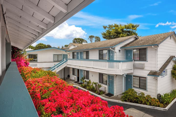 Arbor Inn Monterey