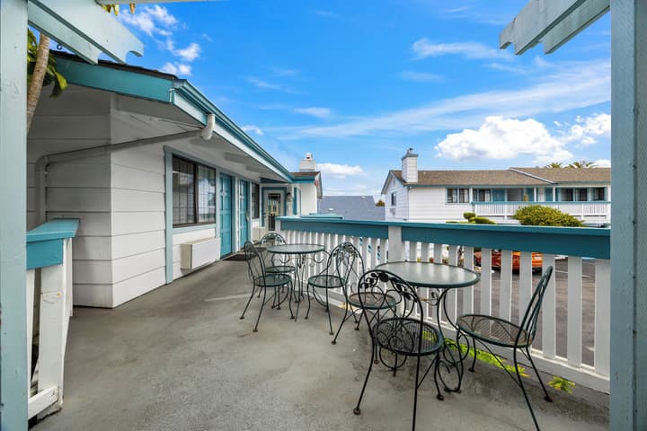 Arbor Inn Monterey