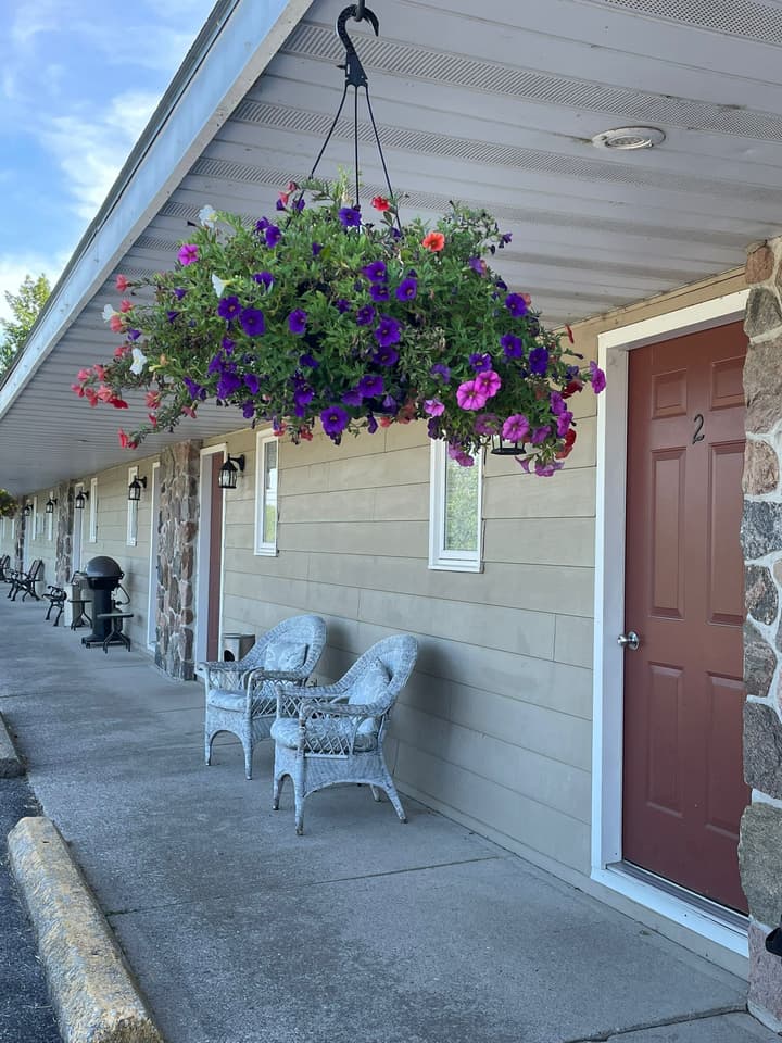 Peninsula Motel