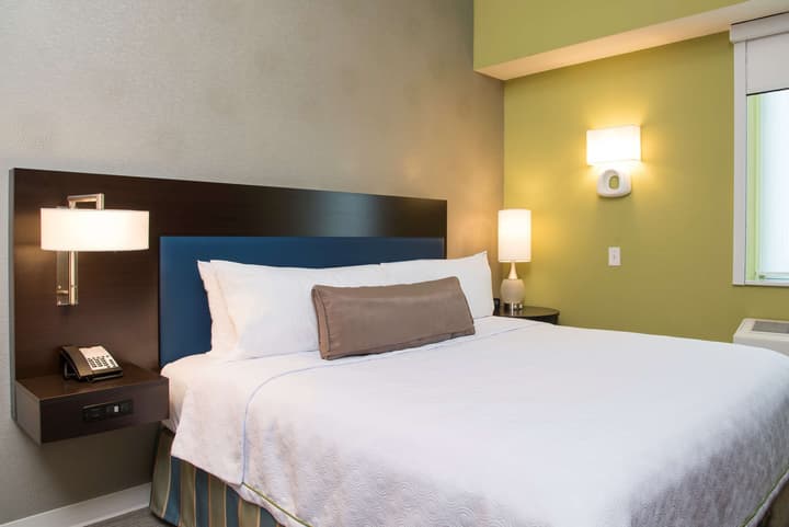 Home2 Suites by Hilton Indianapolis Downtown