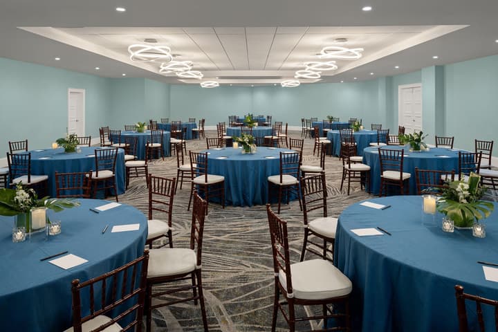 Courtyard by Marriott Nassau Downtown/Junkanoo Beach