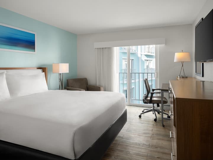 Courtyard by Marriott Nassau Downtown/Junkanoo Beach