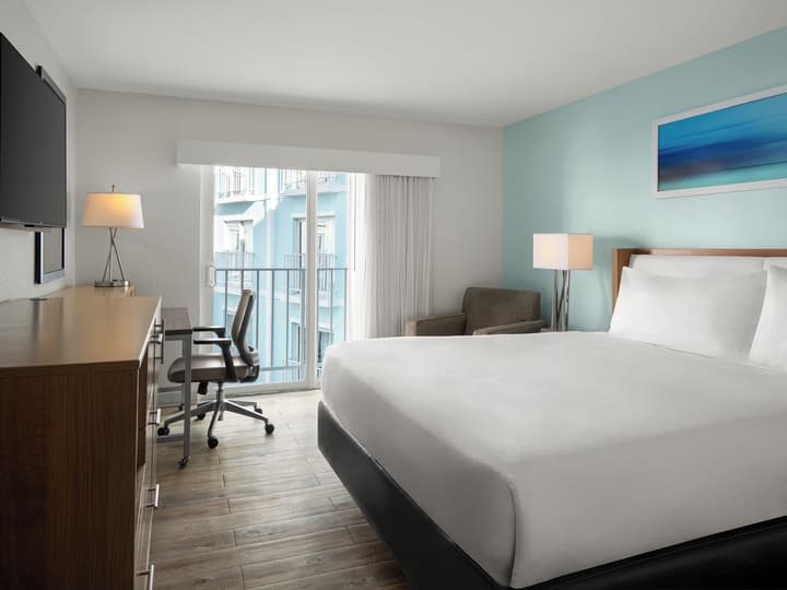 Courtyard by Marriott Nassau Downtown/Junkanoo Beach