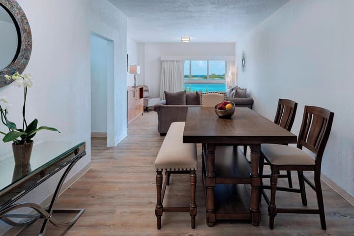 Courtyard by Marriott Nassau Downtown/Junkanoo Beach
