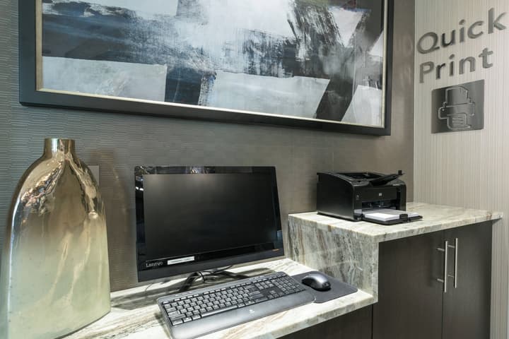 Courtyard by Marriott Edgewater NYC Area