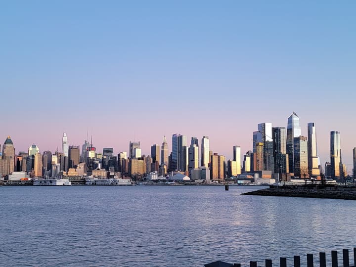 Courtyard by Marriott Edgewater NYC Area
