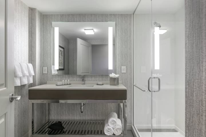 Courtyard by Marriott Edgewater NYC Area