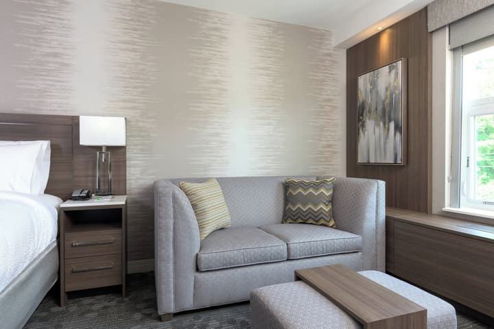 Courtyard by Marriott Edgewater NYC Area
