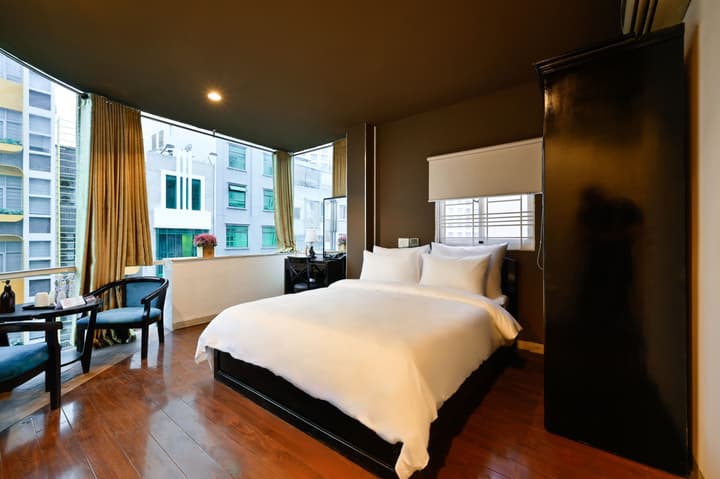 The Noble Swan Hotel New World