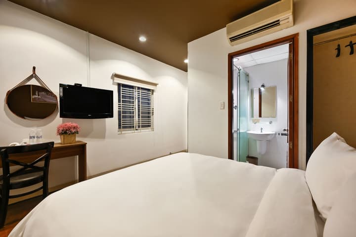 The Noble Swan Hotel New World