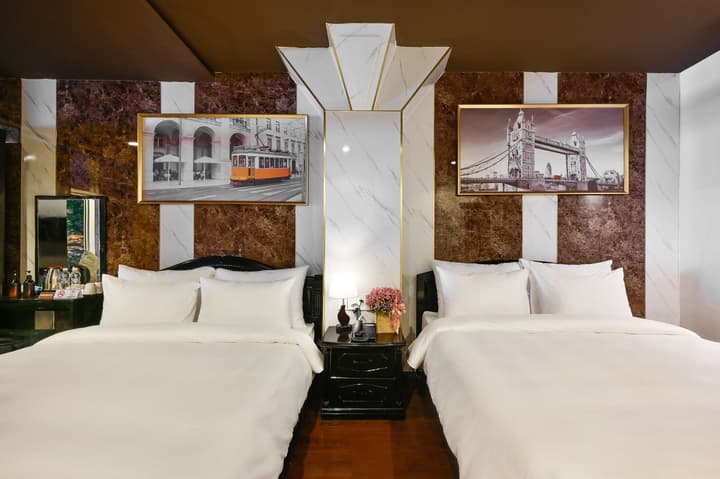 The Noble Swan Hotel New World