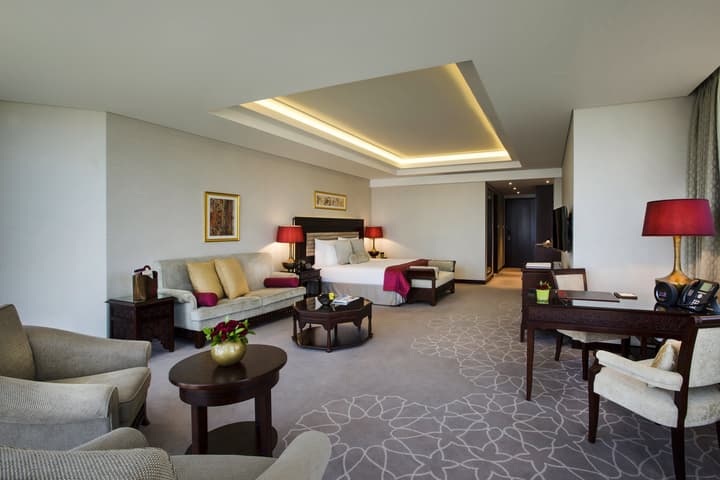 Bab Al Qasr Hotel
