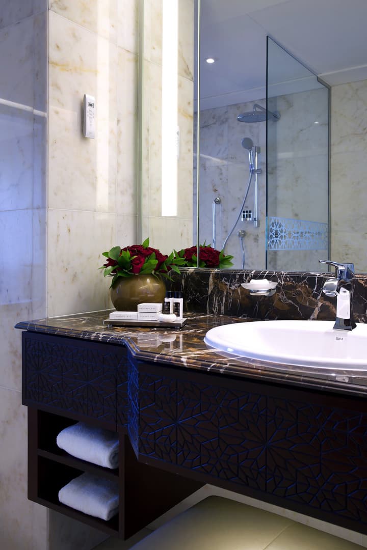 Bab Al Qasr Hotel