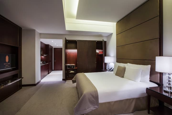 Bab Al Qasr Hotel & Residences