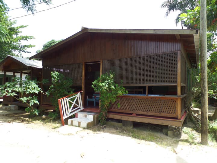 Beach Road Cottages at Jah Bs