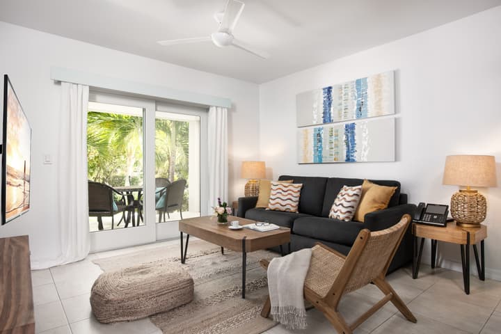 The Oasis at Grace Bay
