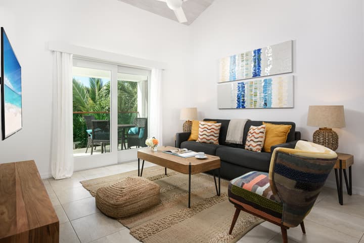 The Oasis at Grace Bay