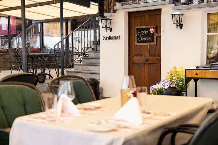 Swiss-Chalet Merlischachen - Historik Chalet-Hotel Lodge
