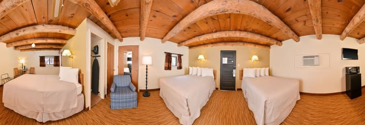 Thunderbird Lodge