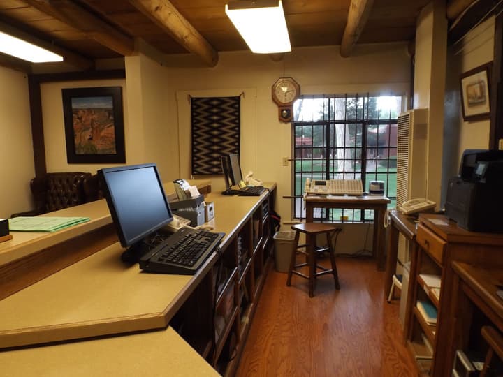 Thunderbird Lodge