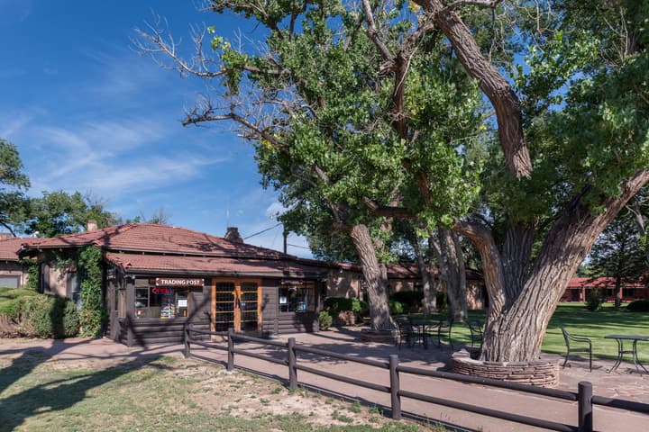 Thunderbird Lodge