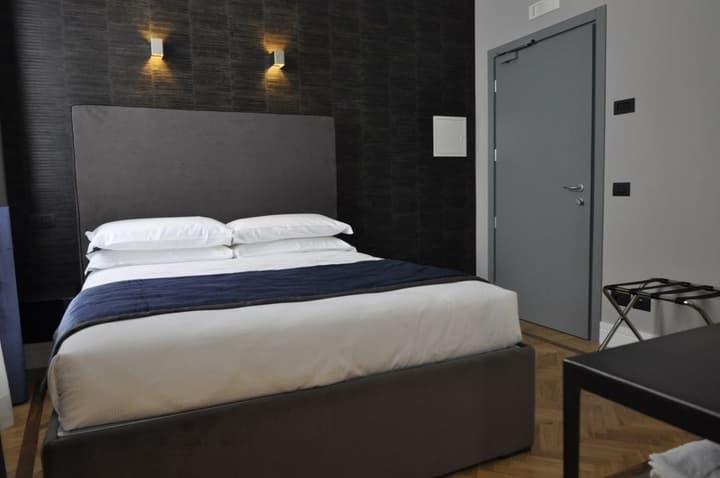 Place 24 Suites & Wellness