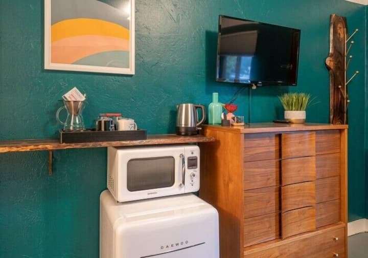 b.side motel + rv