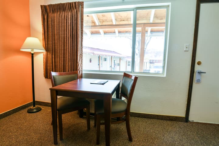 Adventure Inn & Motel