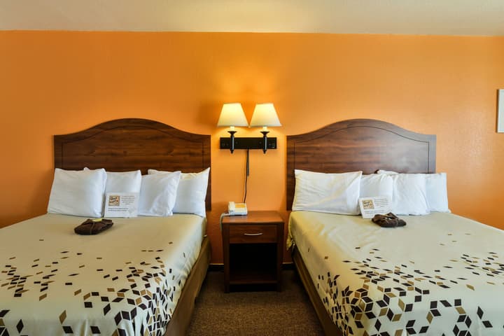 Adventure Inn & Motel