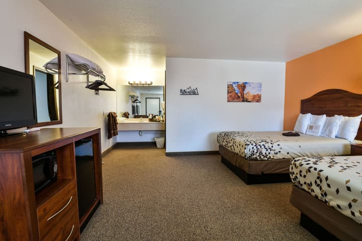 Adventure Inn & Motel
