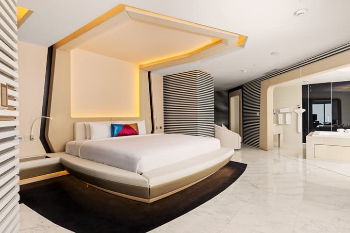 V Hotel Dubai, Curio Collection by Hilton