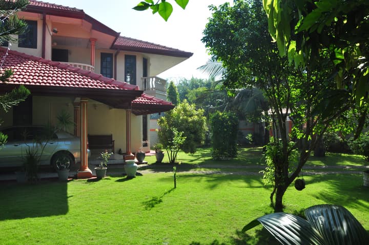 Sugandi Inn