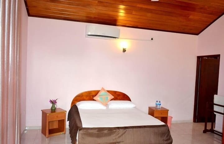 Sugandi Inn