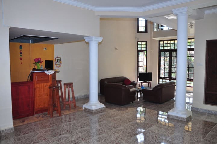 Sugandi Inn