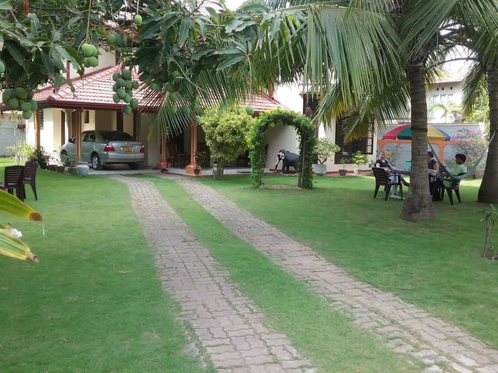 Sugandi Inn