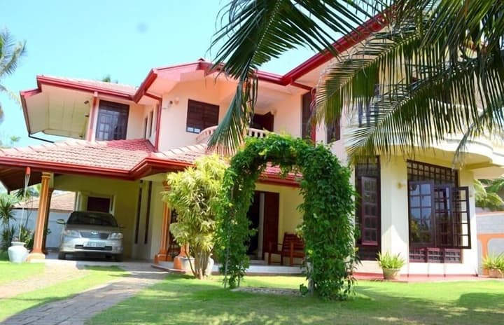 Sugandi Inn