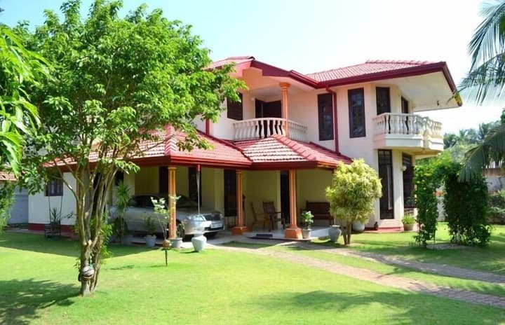 Sugandi Inn
