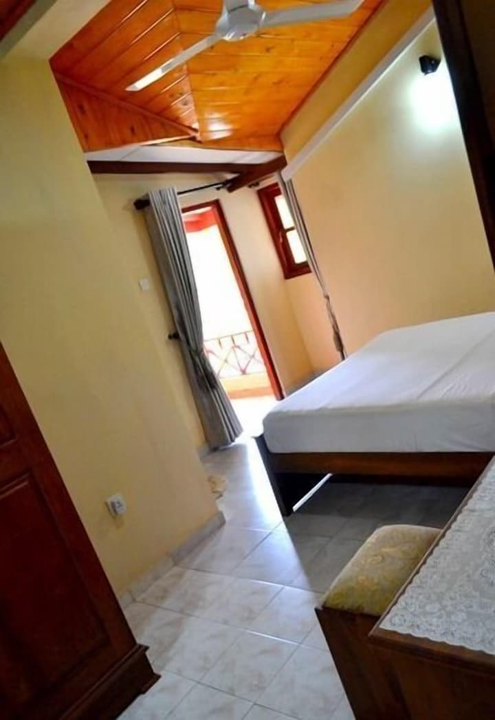 Sugandi Inn