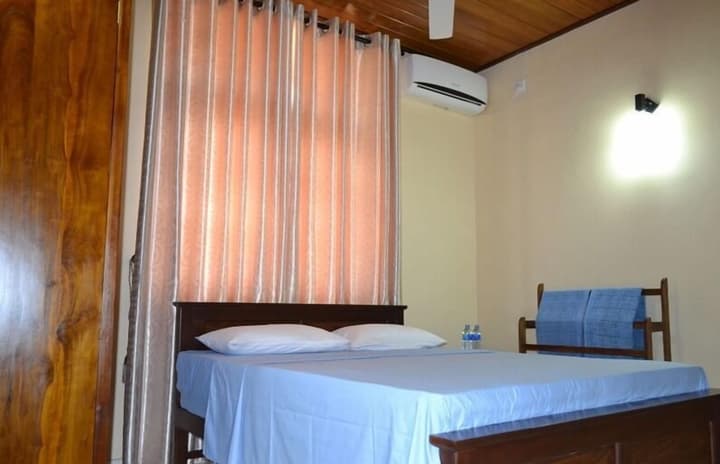 Sugandi Inn