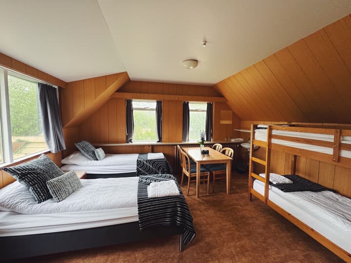Hotel Hjarðarból