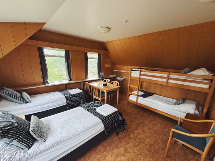 Hotel Hjarðarból