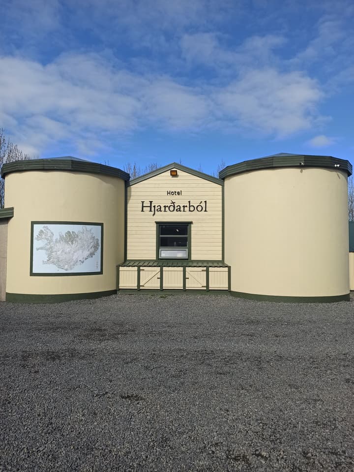 Hotel Hjarðarból