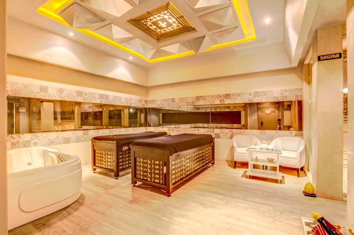 AMC Royal Hotel & Spa